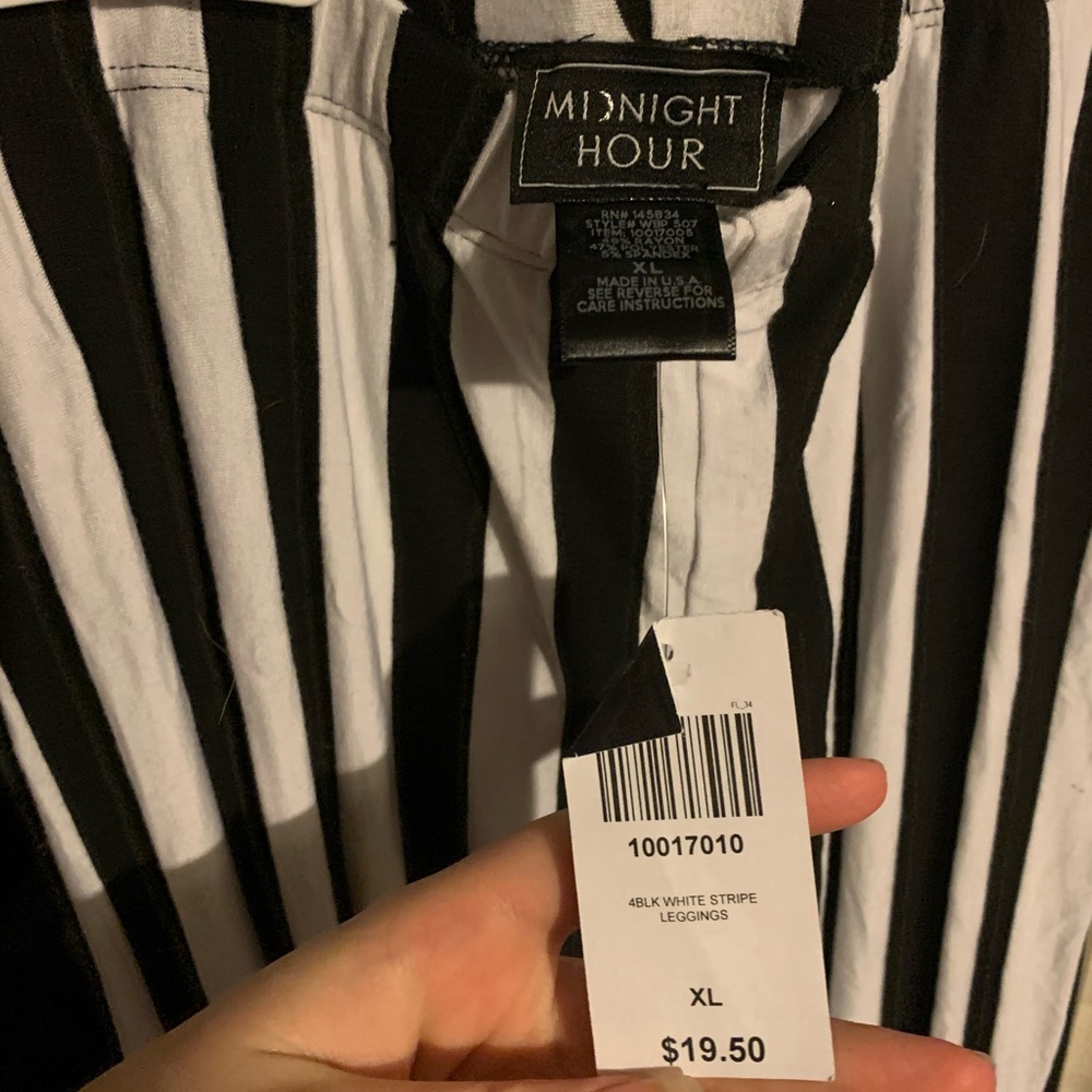 BEETLEJUICE leggings